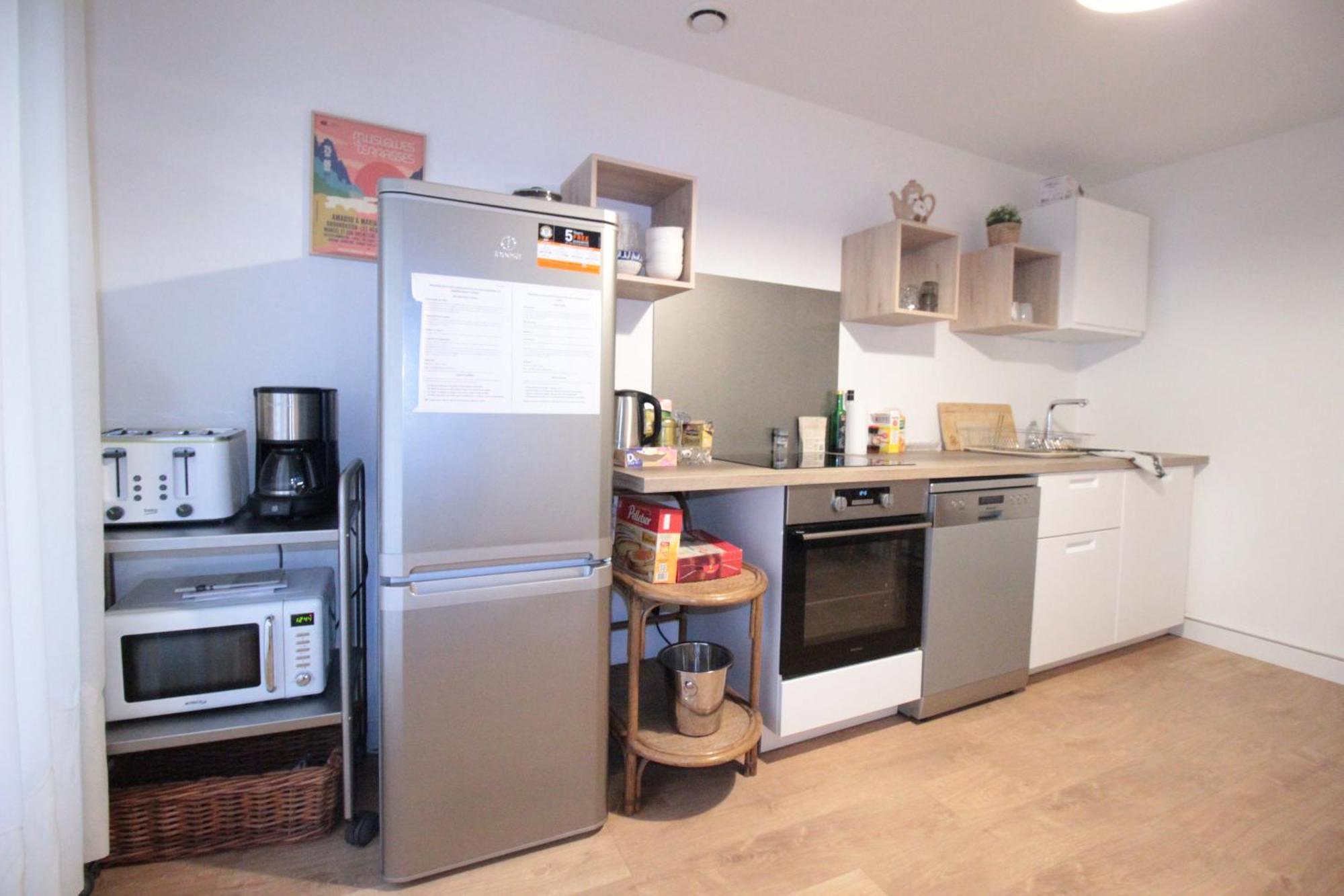 Logement Neuf "Meuse" - Hyper Centre - Parking Proche - Proche Gare - 4 Chambres - Terrasse Couverte - Wifi ! Gere Par Prestazen'Services فردان سور ميوز المظهر الخارجي الصورة