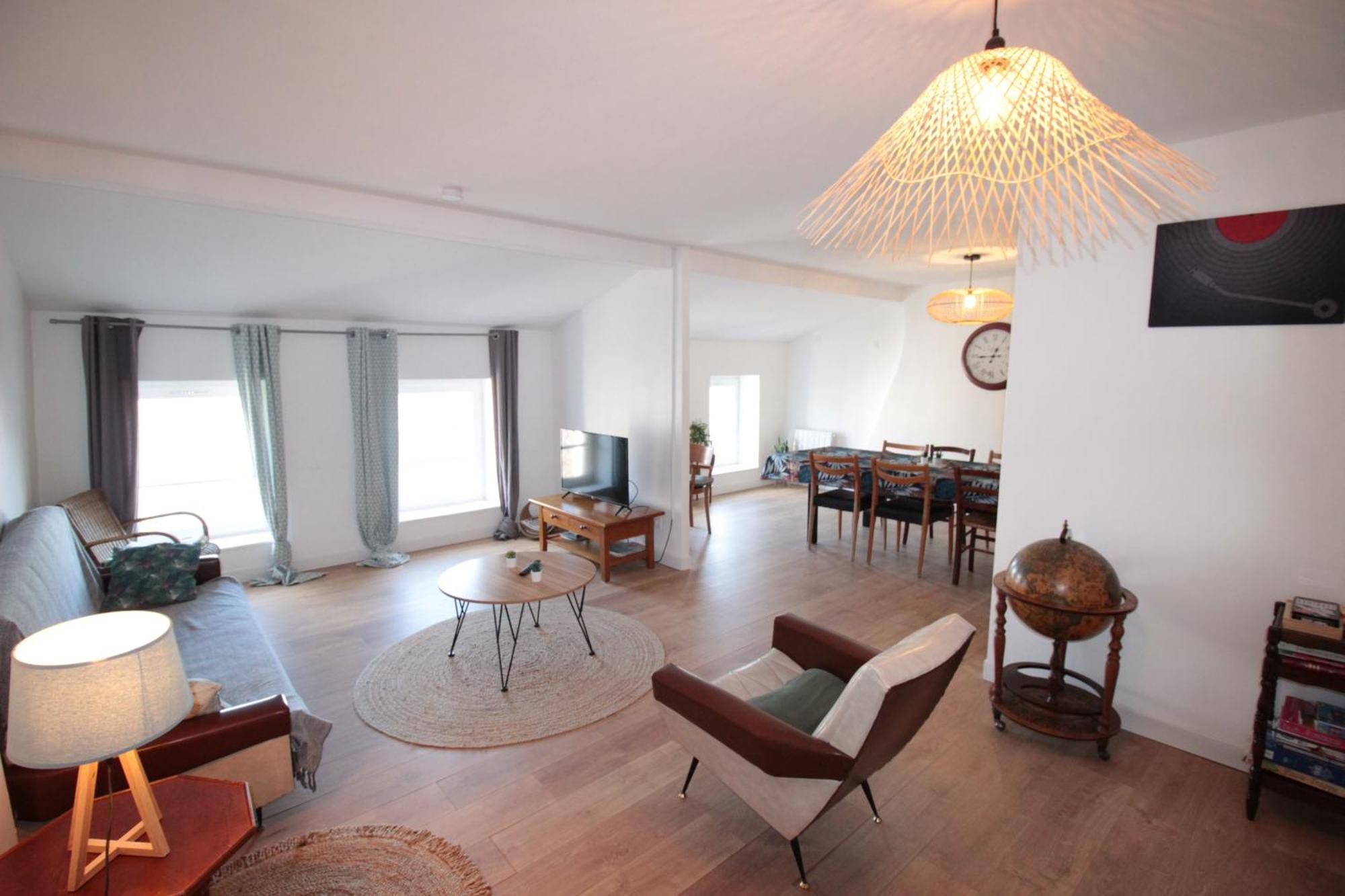 Logement Neuf "Meuse" - Hyper Centre - Parking Proche - Proche Gare - 4 Chambres - Terrasse Couverte - Wifi ! Gere Par Prestazen'Services فردان سور ميوز المظهر الخارجي الصورة