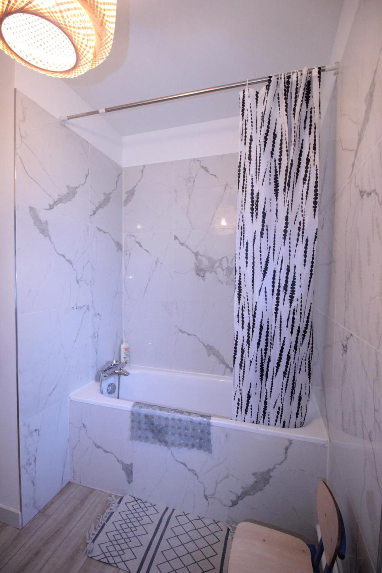 Logement Neuf "Meuse" - Hyper Centre - Parking Proche - Proche Gare - 4 Chambres - Terrasse Couverte - Wifi ! Gere Par Prestazen'Services فردان سور ميوز المظهر الخارجي الصورة