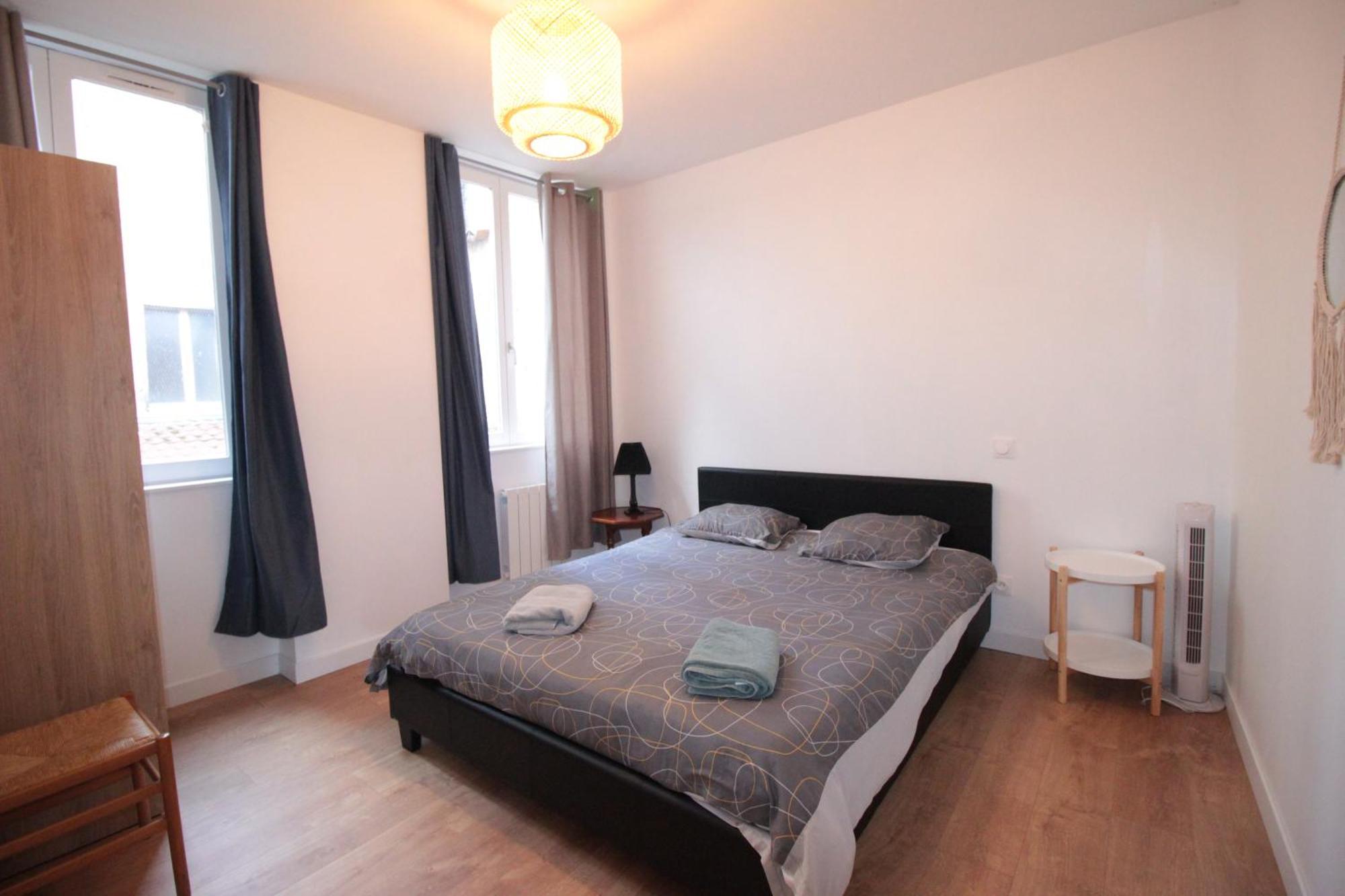 Logement Neuf "Meuse" - Hyper Centre - Parking Proche - Proche Gare - 4 Chambres - Terrasse Couverte - Wifi ! Gere Par Prestazen'Services فردان سور ميوز المظهر الخارجي الصورة